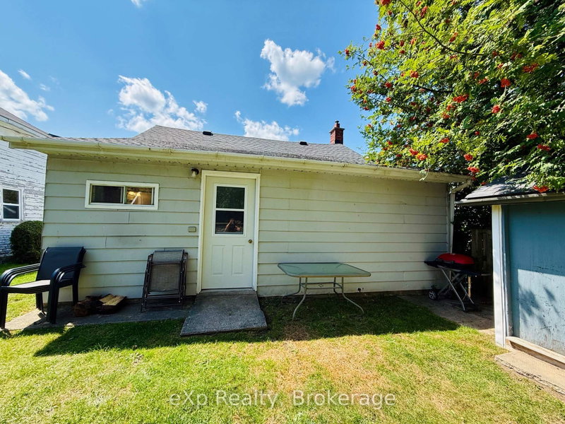 177 Elgin St photo 5