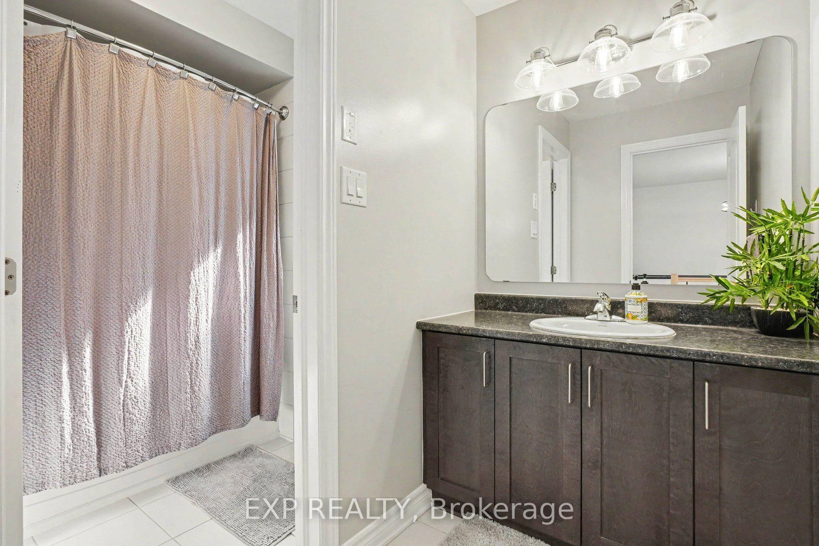 897 Bunchberry Way • Ottawa, ON photo 15