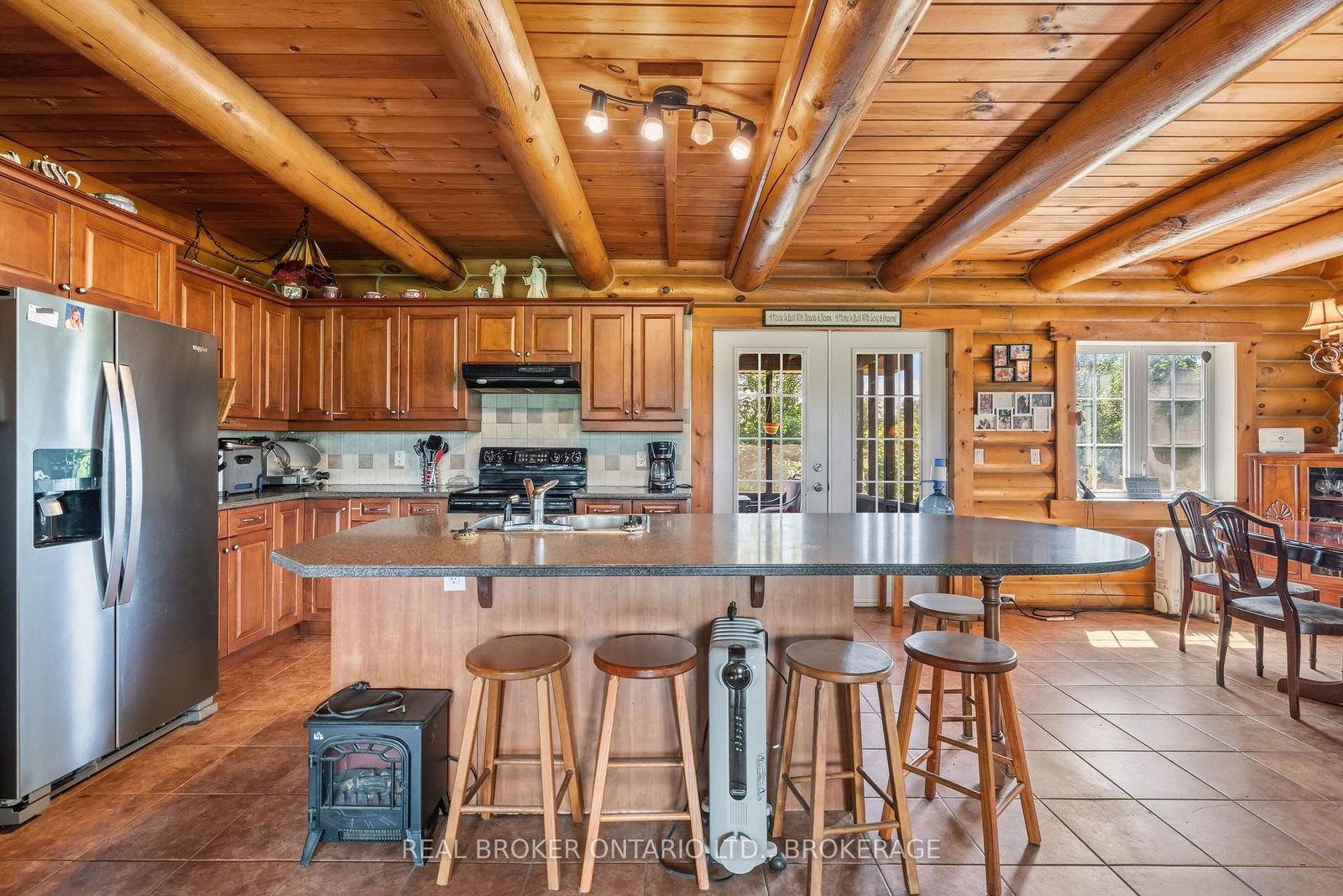 16610 Sixth Road • North Stormont, ON photo 13