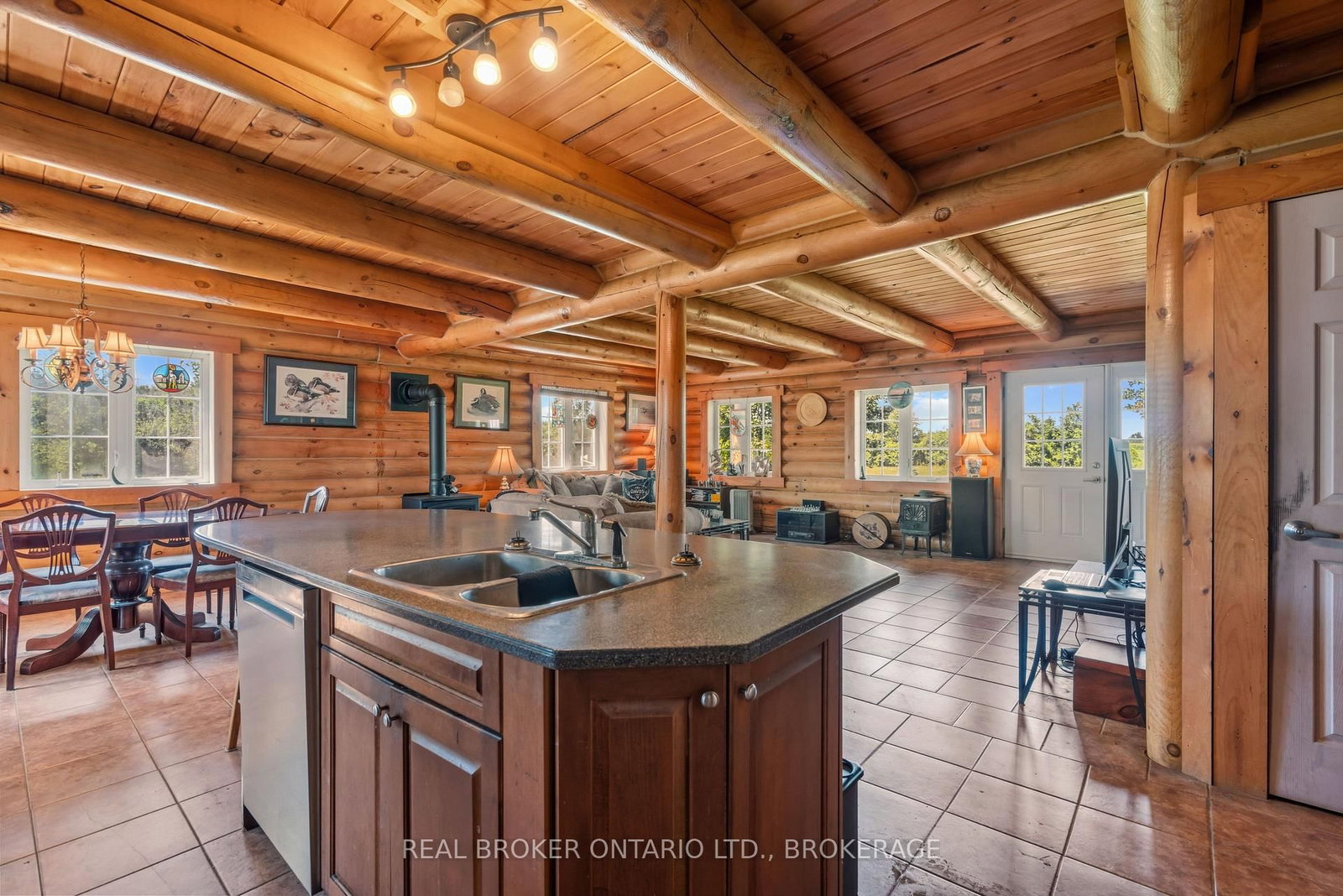 16610 Sixth Road • North Stormont, ON photo 15