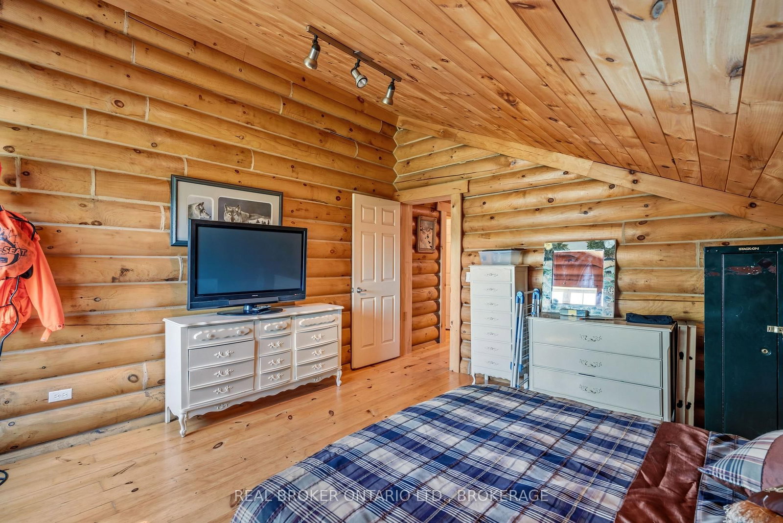 16610 Sixth Road • North Stormont, ON photo 22