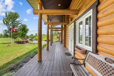 16610 Sixth Road • North Stormont, ON photo 5