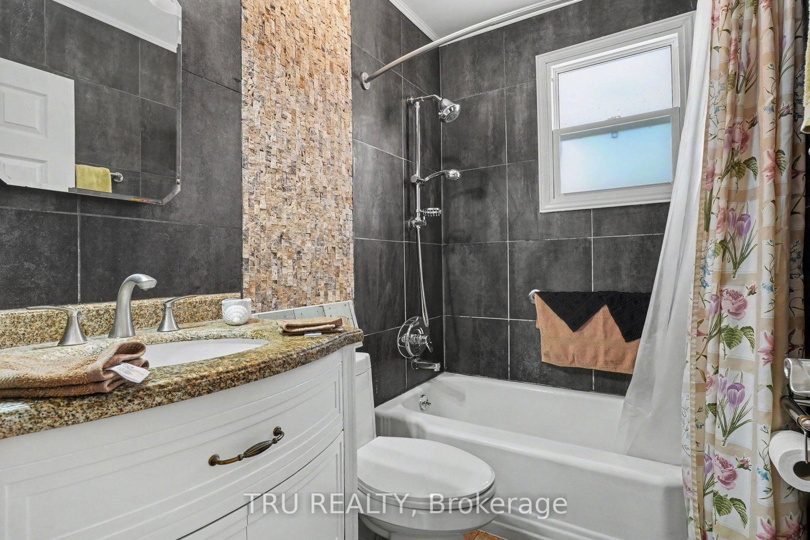 1908 Saunderson Drive • Ottawa, ON photo 13