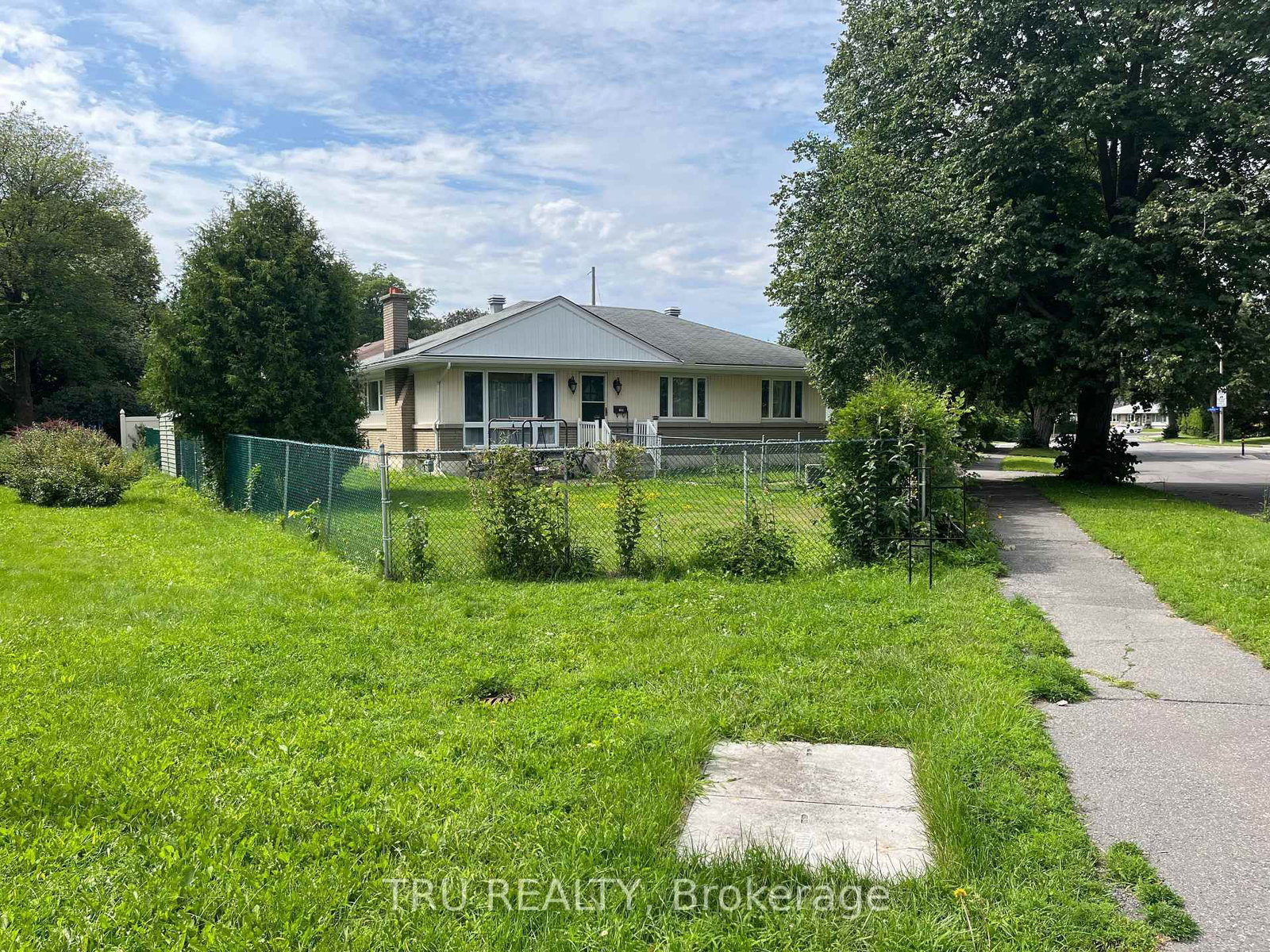 1908 Saunderson Drive • Ottawa, ON photo 32