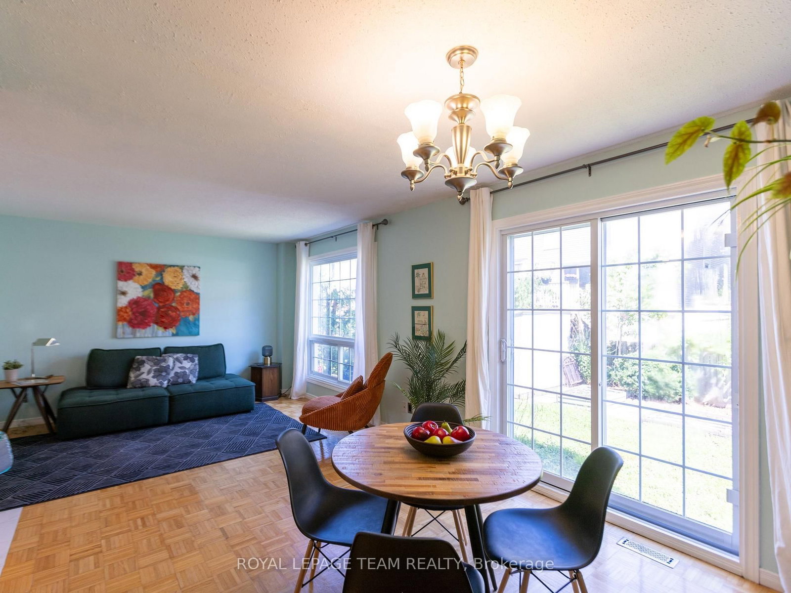 930 Alenmede Crescent • Ottawa, ON photo 3