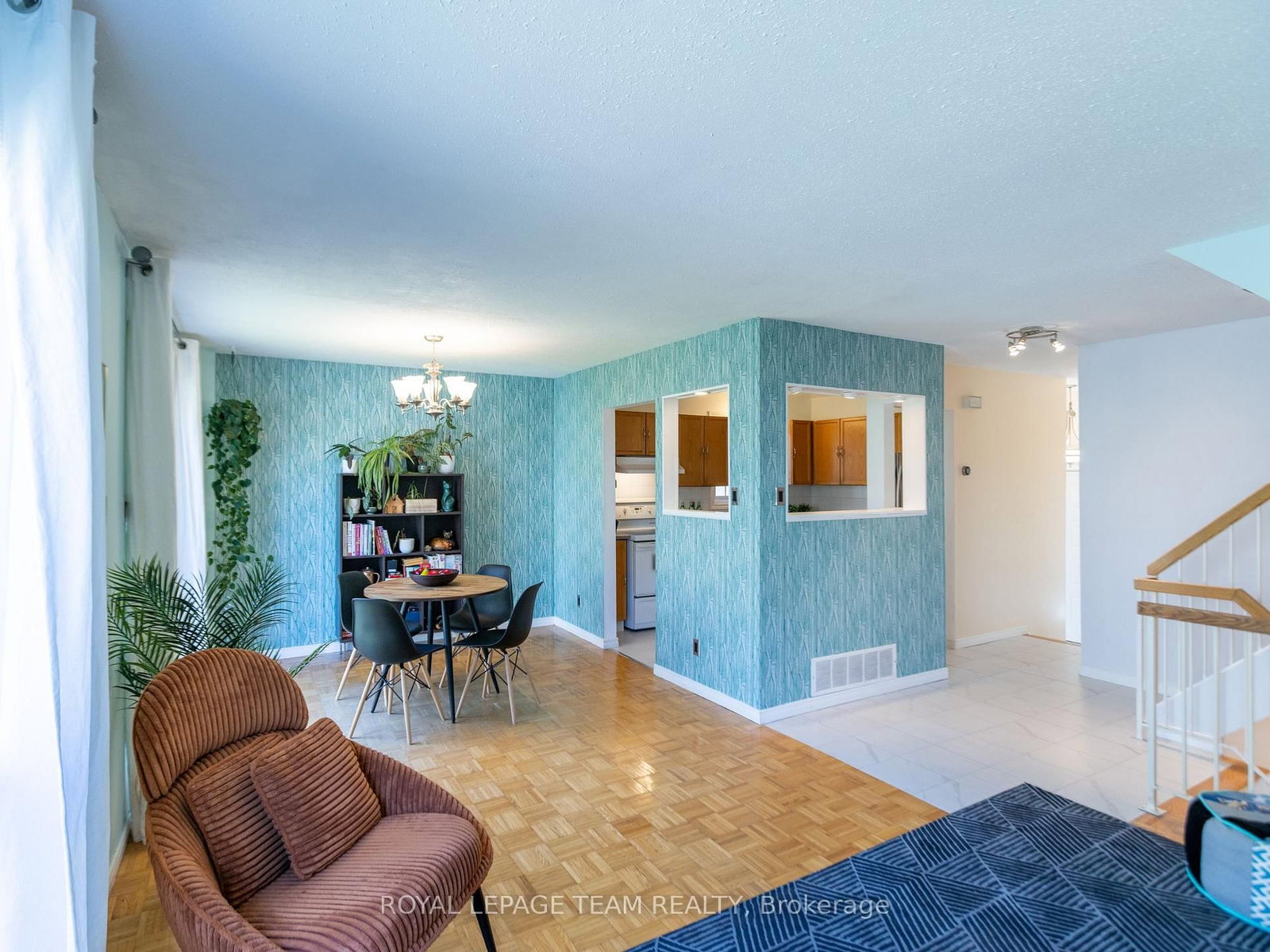 930 Alenmede Crescent • Ottawa, ON photo 5