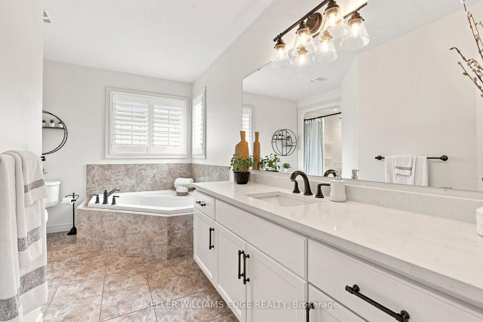 53 Valiant Circle • Hamilton, ON photo 23