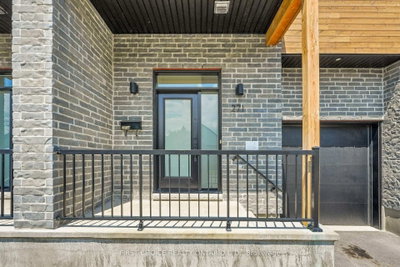 271 Queen Mary Street • Ottawa, ON photo 2