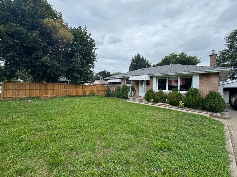 10 Tewksbury Crescent