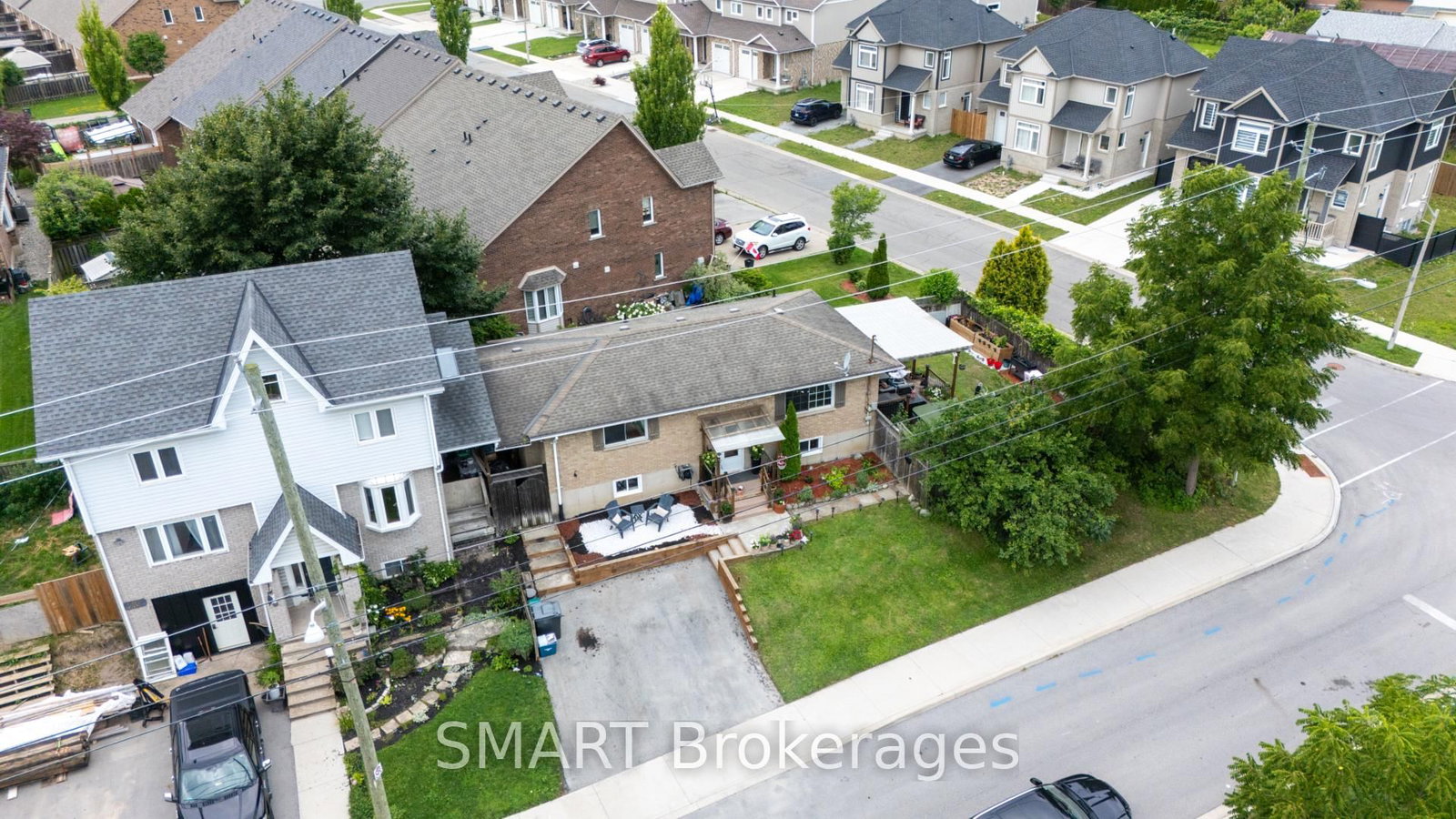 23 Moffatt Street • St. Catharines, ON photo 1