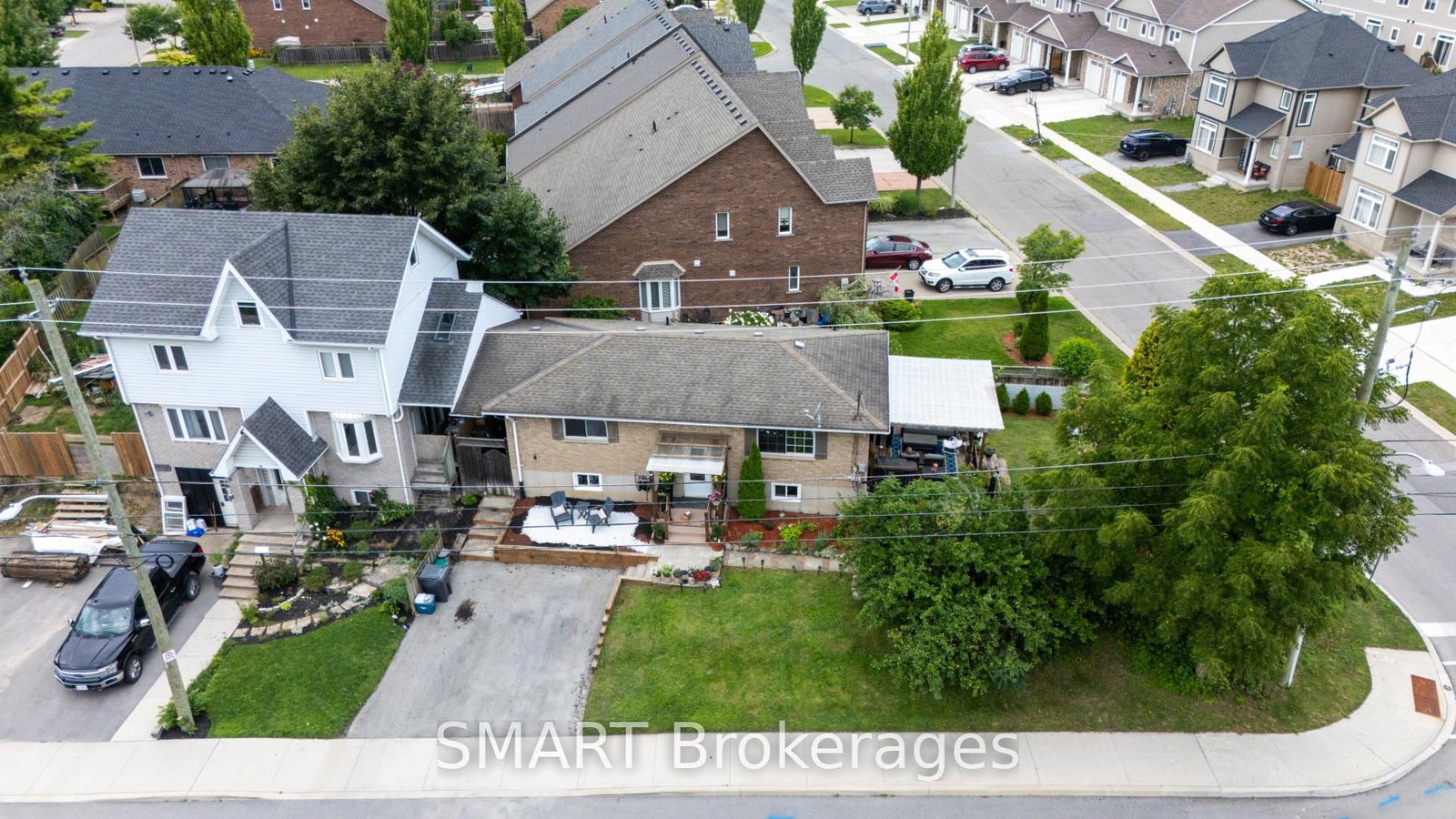23 Moffatt Street • St. Catharines, ON photo 2
