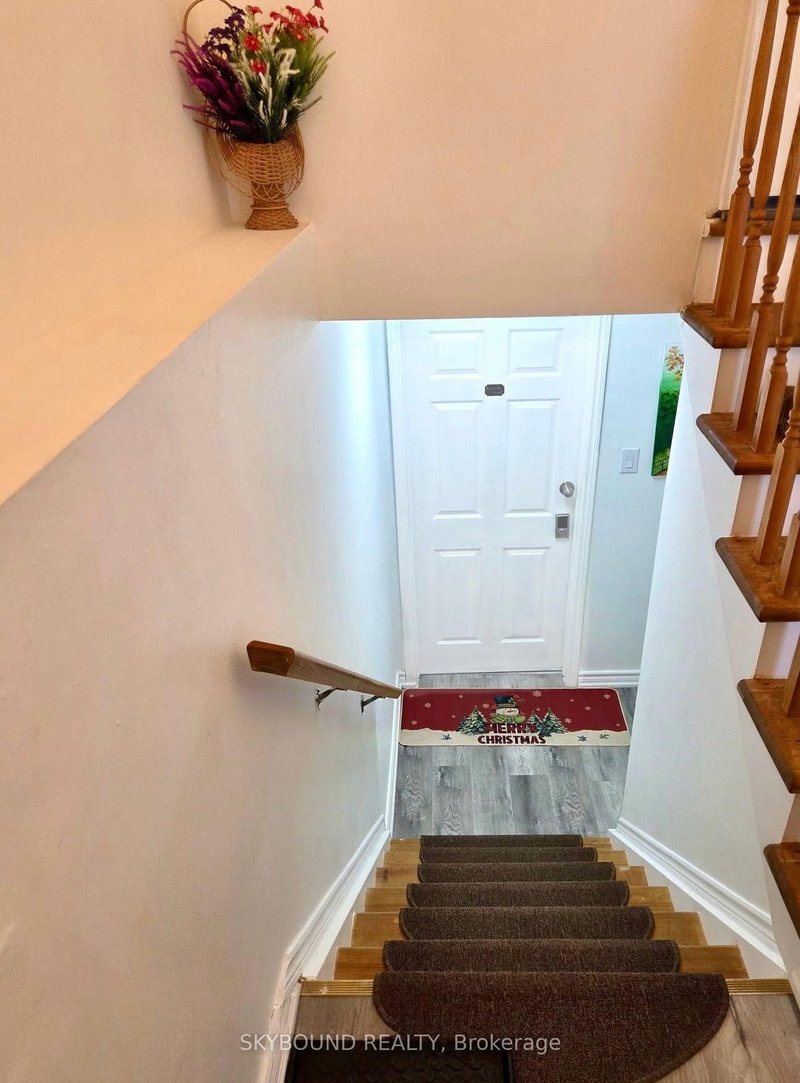 Apartment 2 - 2586 Foxmeadow Road N