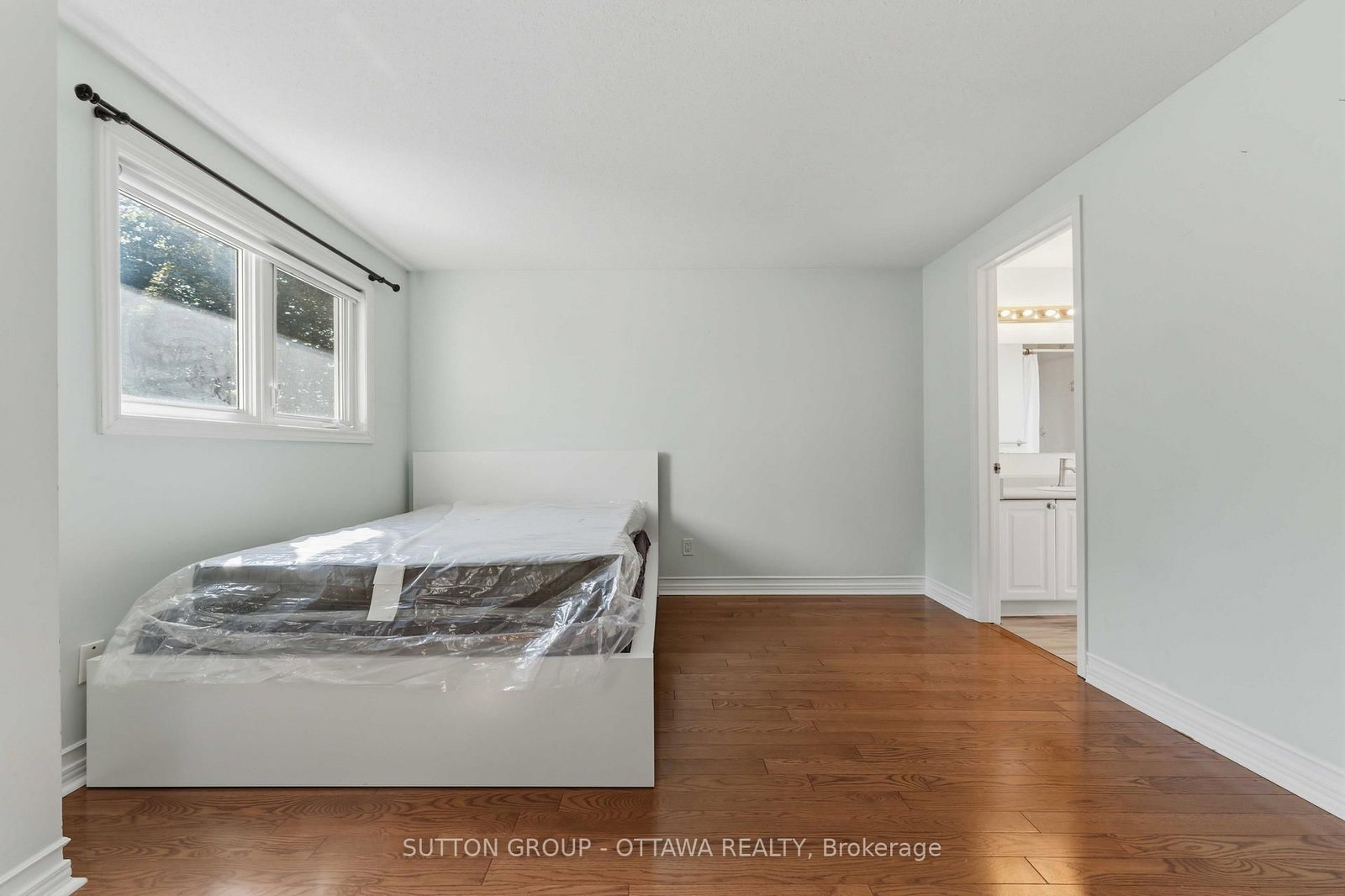 16 Crimson Gate • Ottawa, ON photo 21