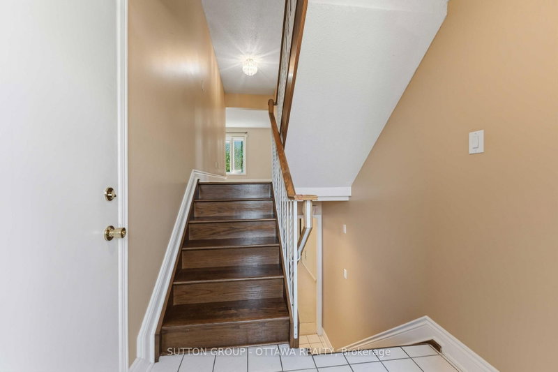 16 Crimson Gate