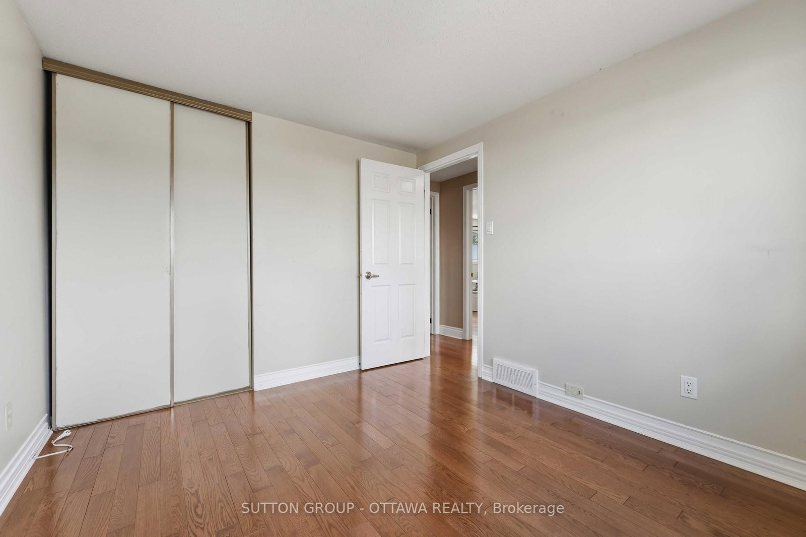 16 Crimson Gate • Ottawa, ON photo 32