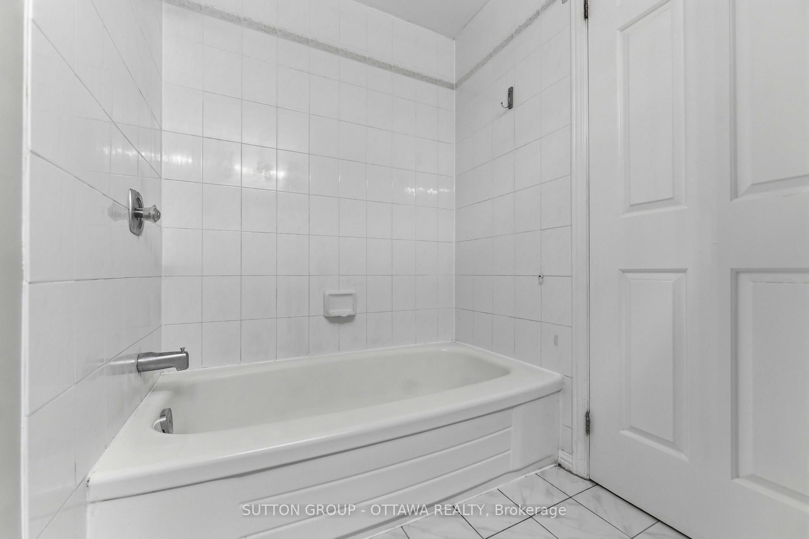 16 Crimson Gate • Ottawa, ON photo 36