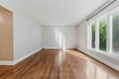 16 Crimson Gate • Ottawa, ON photo 6