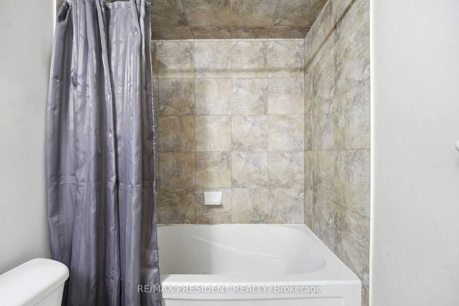 45 SEABREEZE Crescent • #23 • Hamilton, ON photo 18