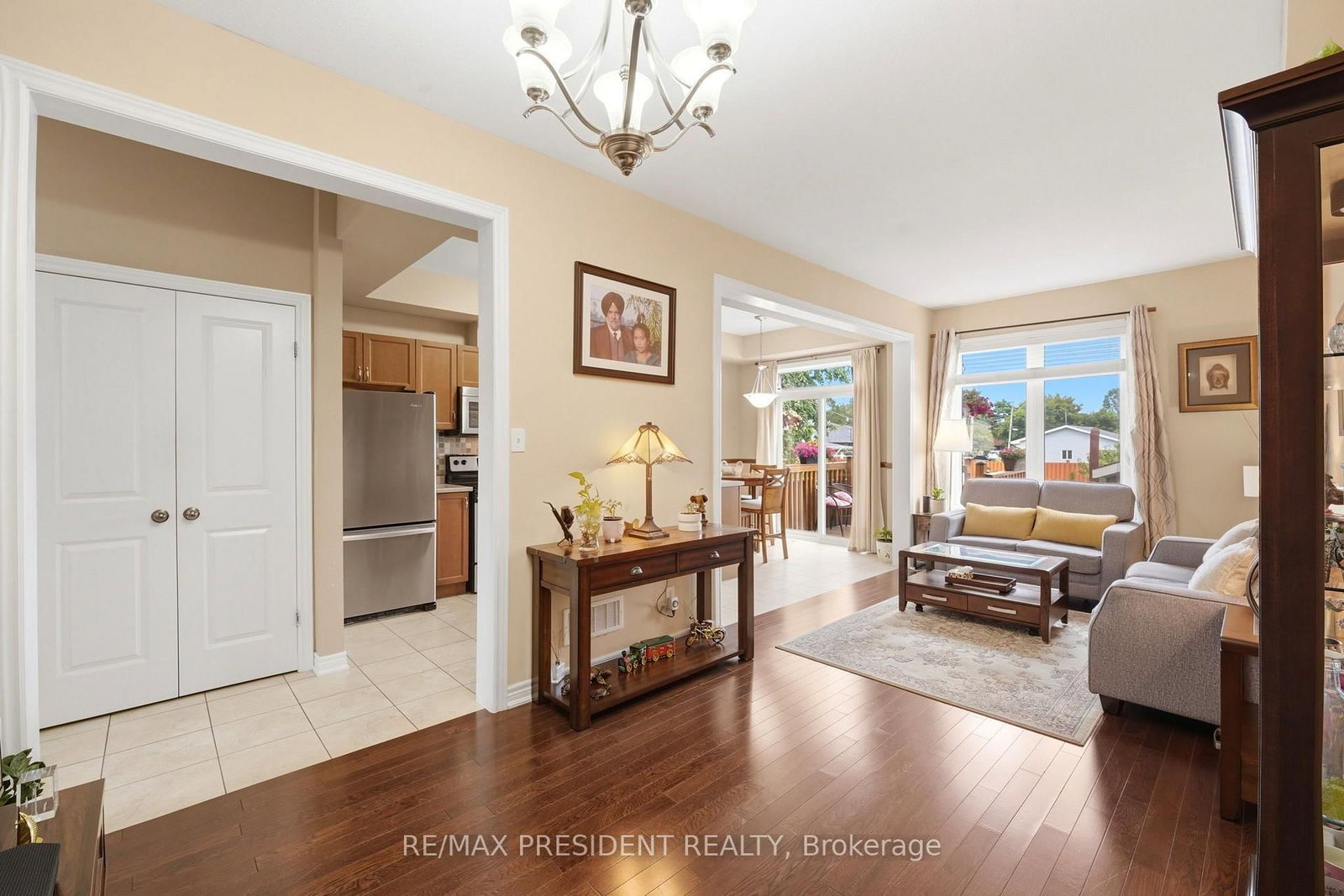 45 SEABREEZE Crescent • #23 • Hamilton, ON photo 6