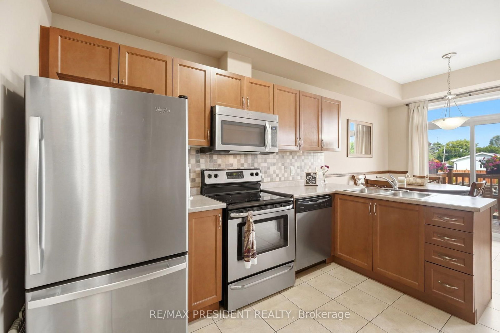 45 SEABREEZE Crescent • #23 • Hamilton, ON photo 9
