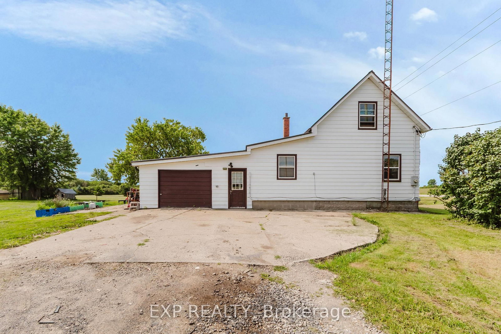 9819 Onieda Road • Southwold, ON photo 2
