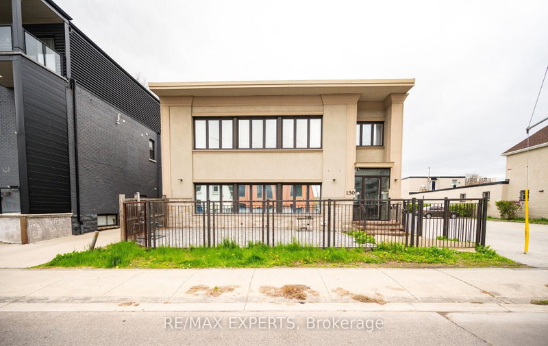 203 - 130 Wellington Street N