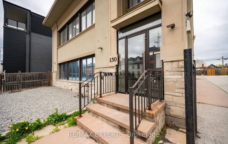 203 - 130 Wellington Street N