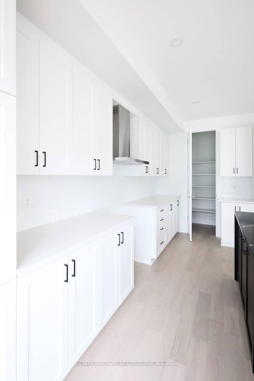 614 Roundhouse Crescent • Ottawa, ON photo 8