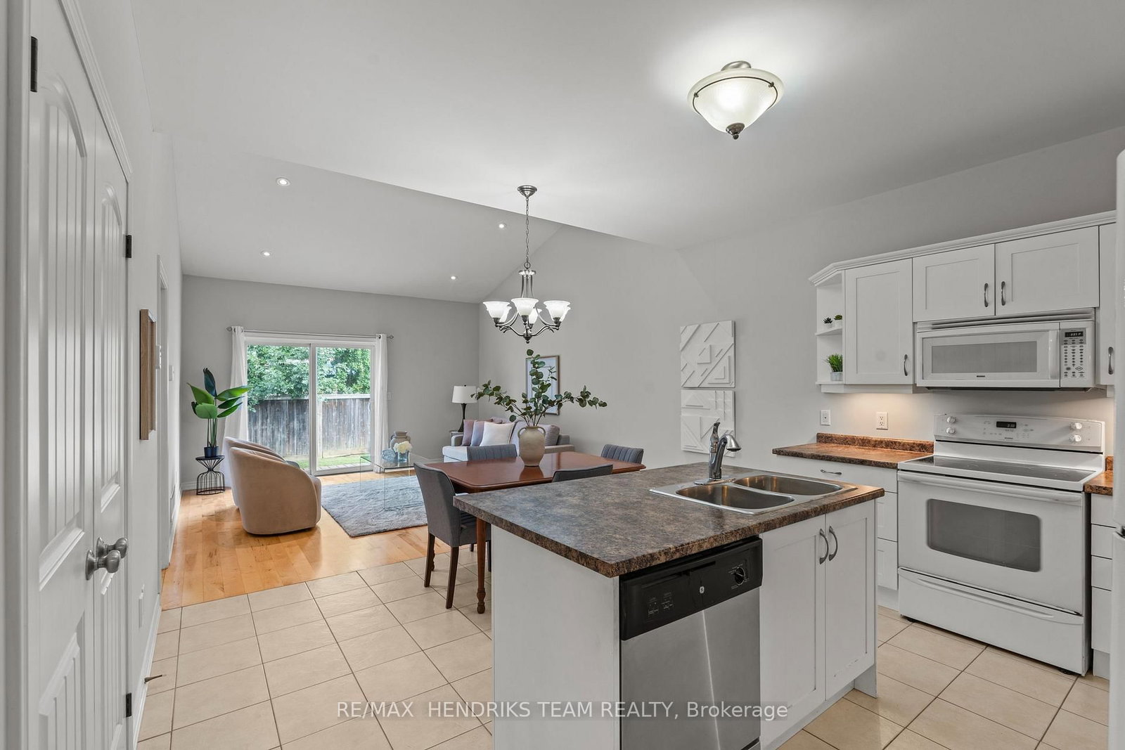 58 Videl Crescent N • St. Catharines, ON photo 10