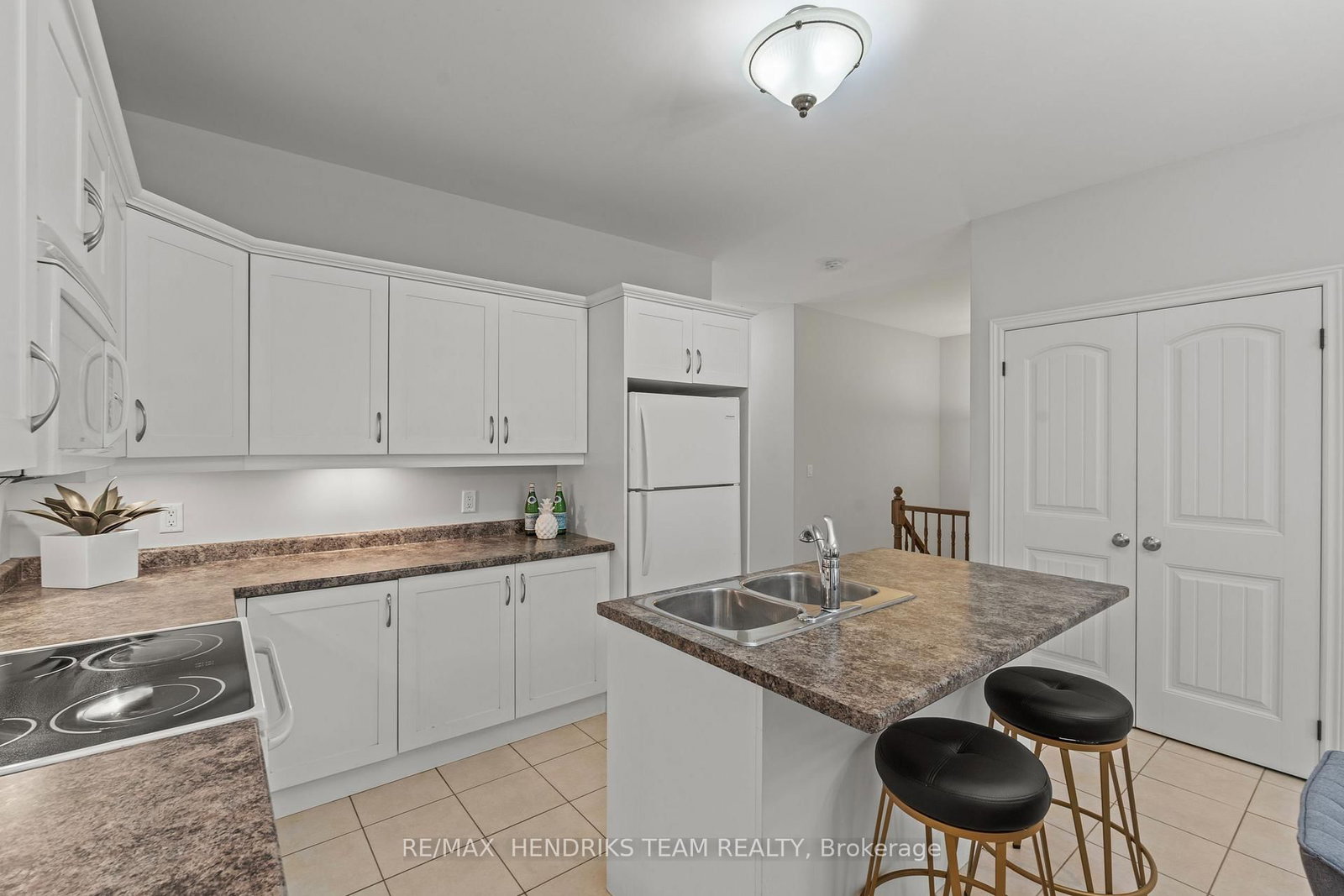 58 Videl Crescent N • St. Catharines, ON photo 12