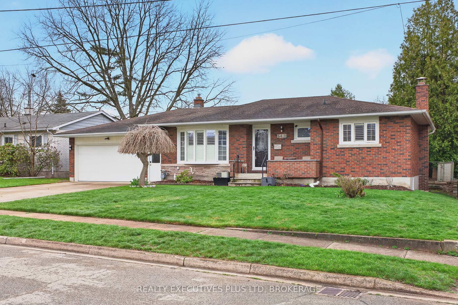6410 Sherwood Road • Niagara Falls, ON photo 2
