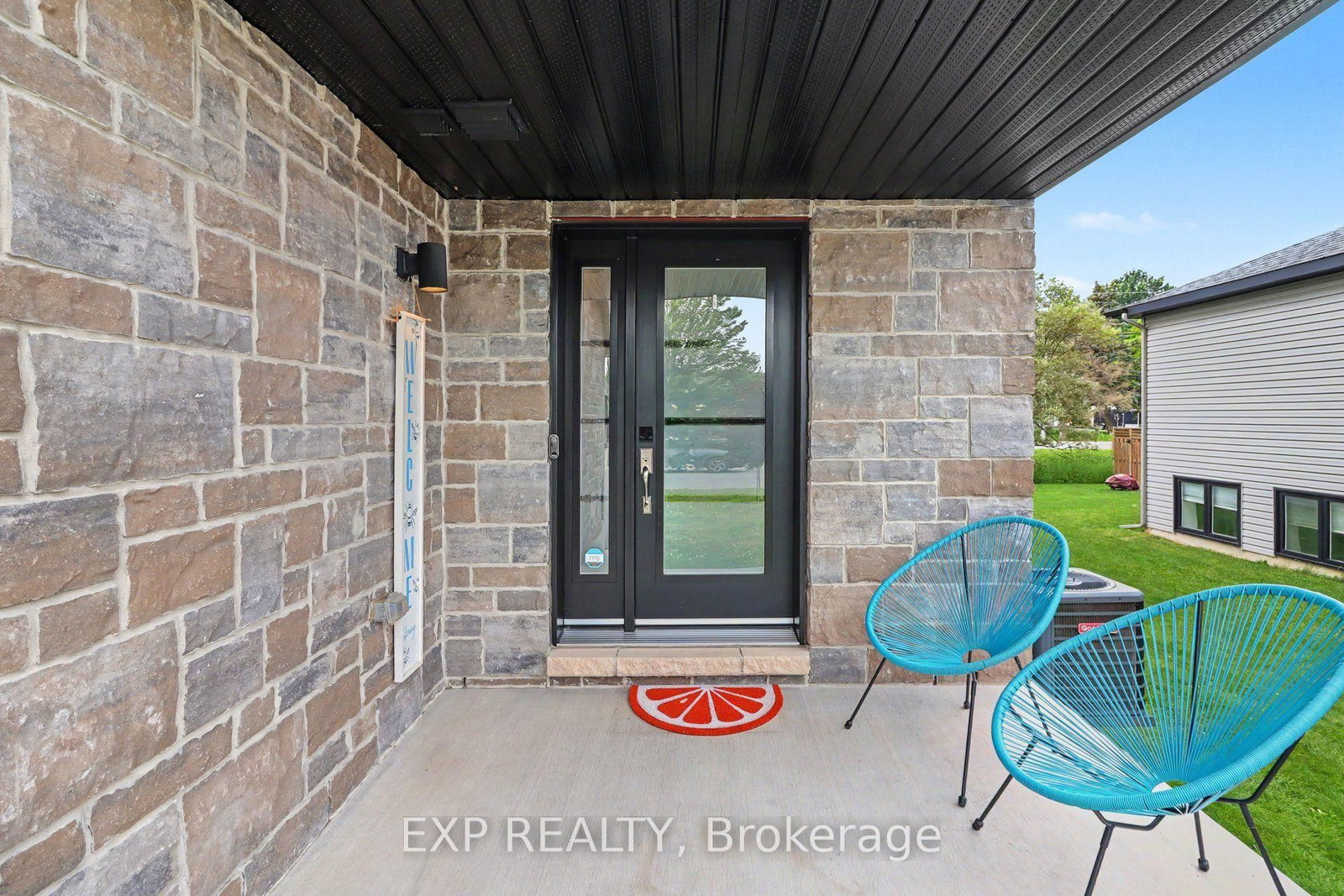 138 Saint Malo Place • Russell, ON photo 2