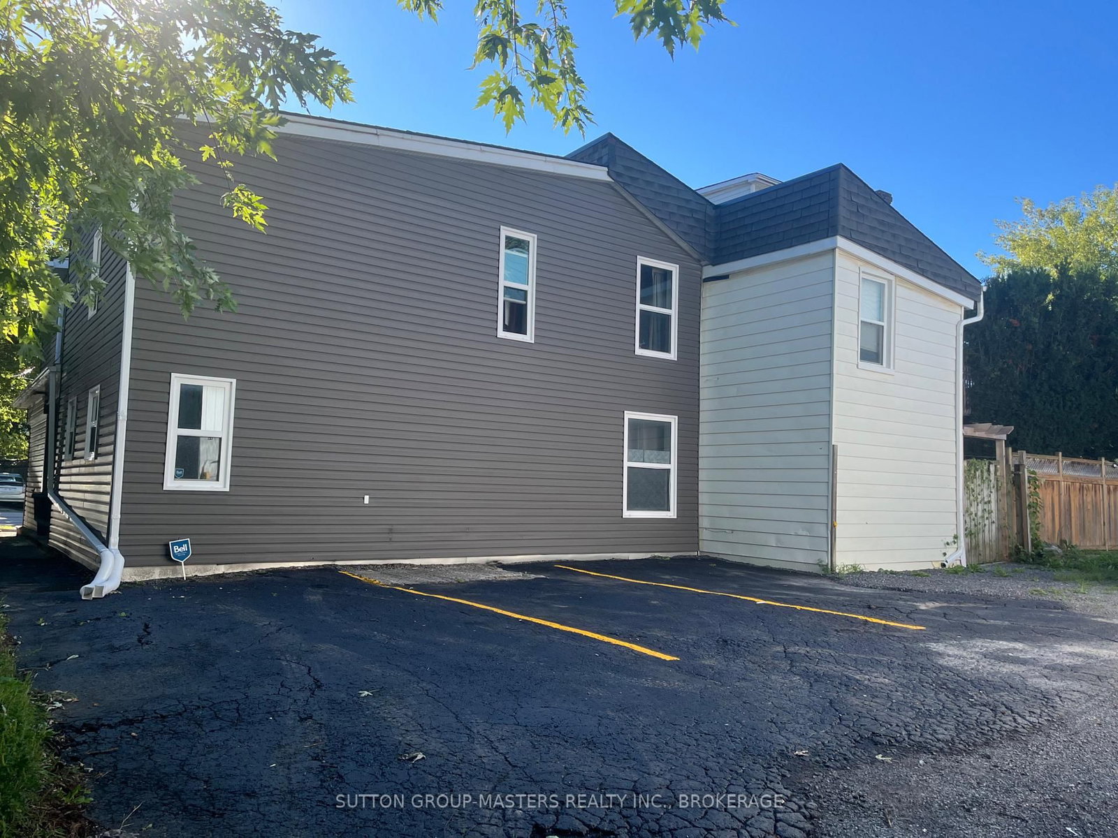 380 Barrie Street • Kingston, ON photo 3