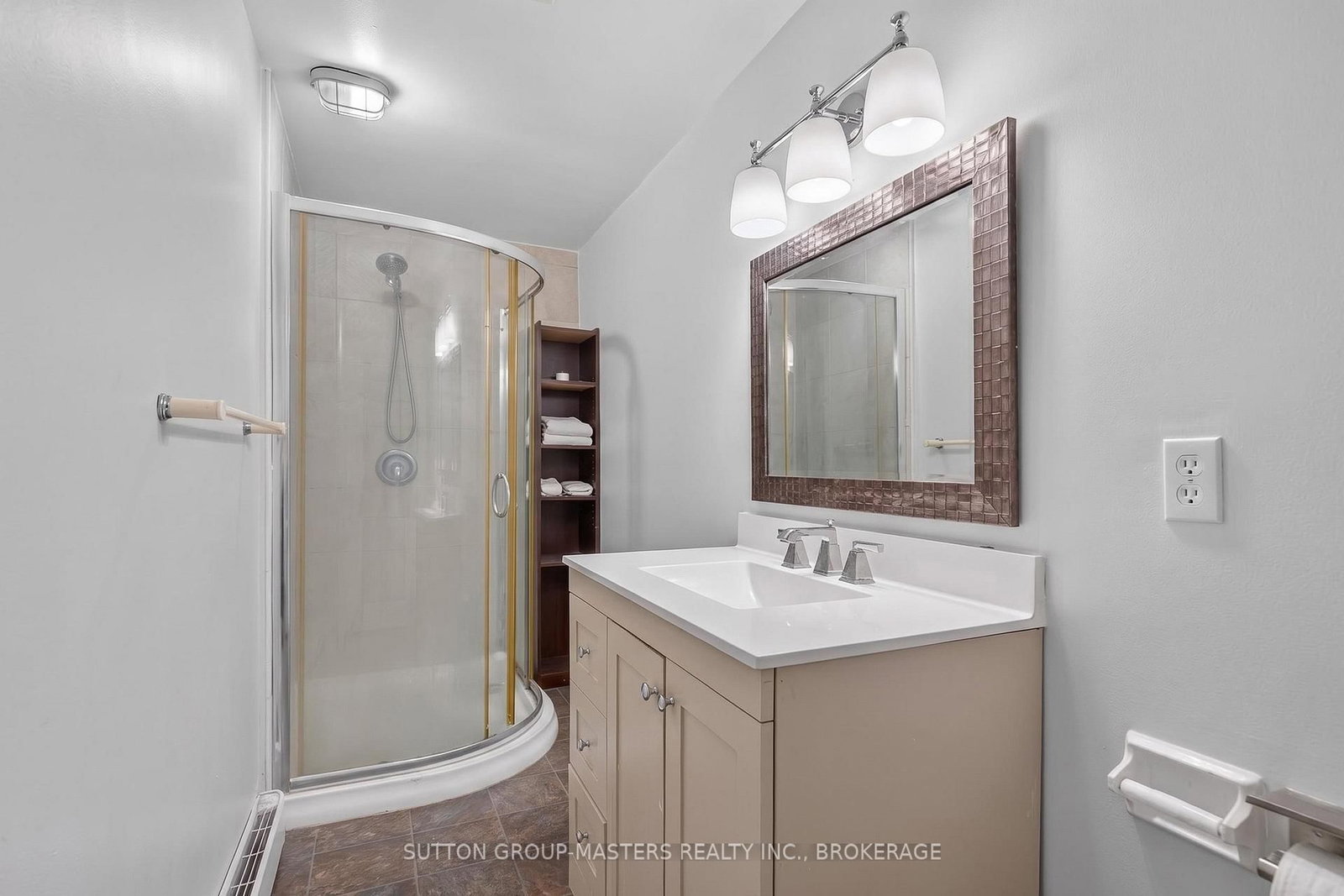 380 Barrie Street • Kingston, ON photo 4