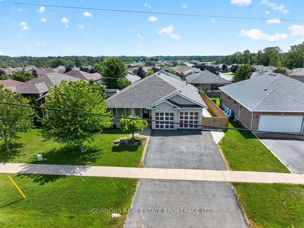 436 Bridge Street W • Greater Napanee, ON photo 2