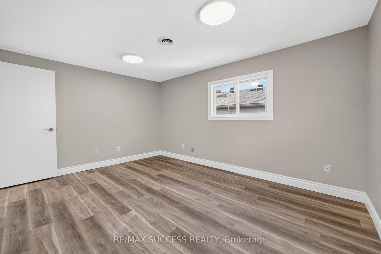 306 Sekura Street • Cambridge, ON photo 32