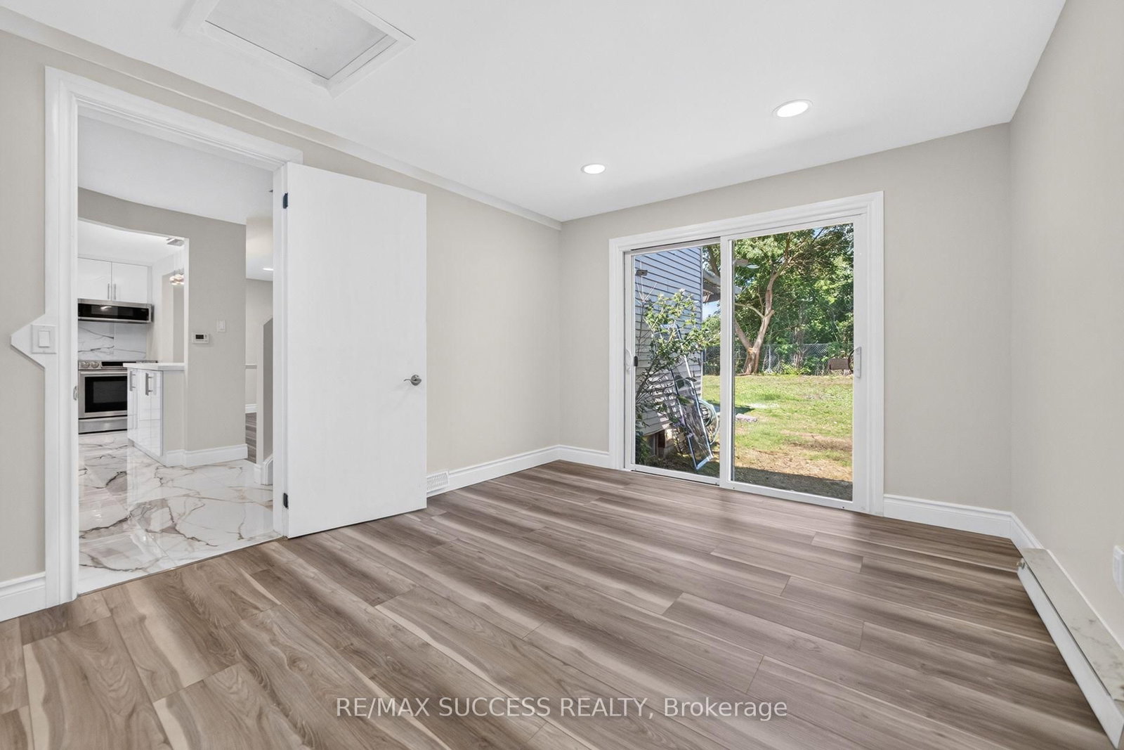306 Sekura Street • Cambridge, ON photo 8