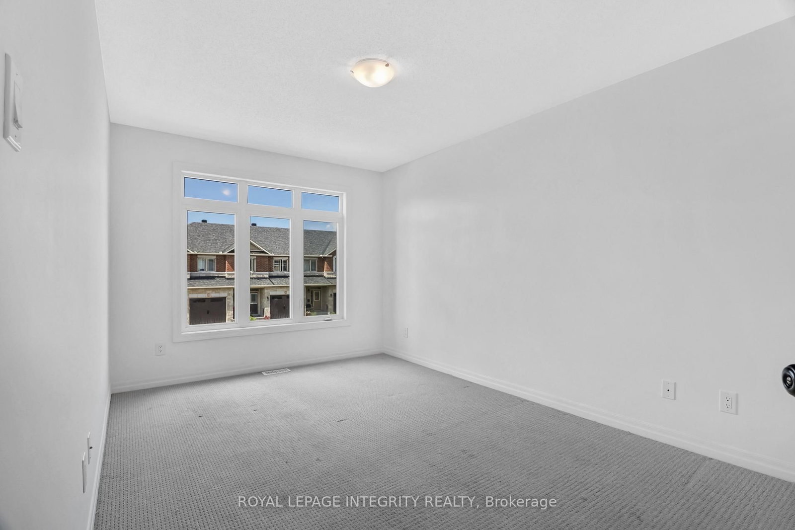 216 Gossamer Street • Ottawa, ON photo 28