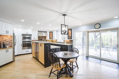 135 Forest Glen Drive • Gravenhurst, ON photo 8