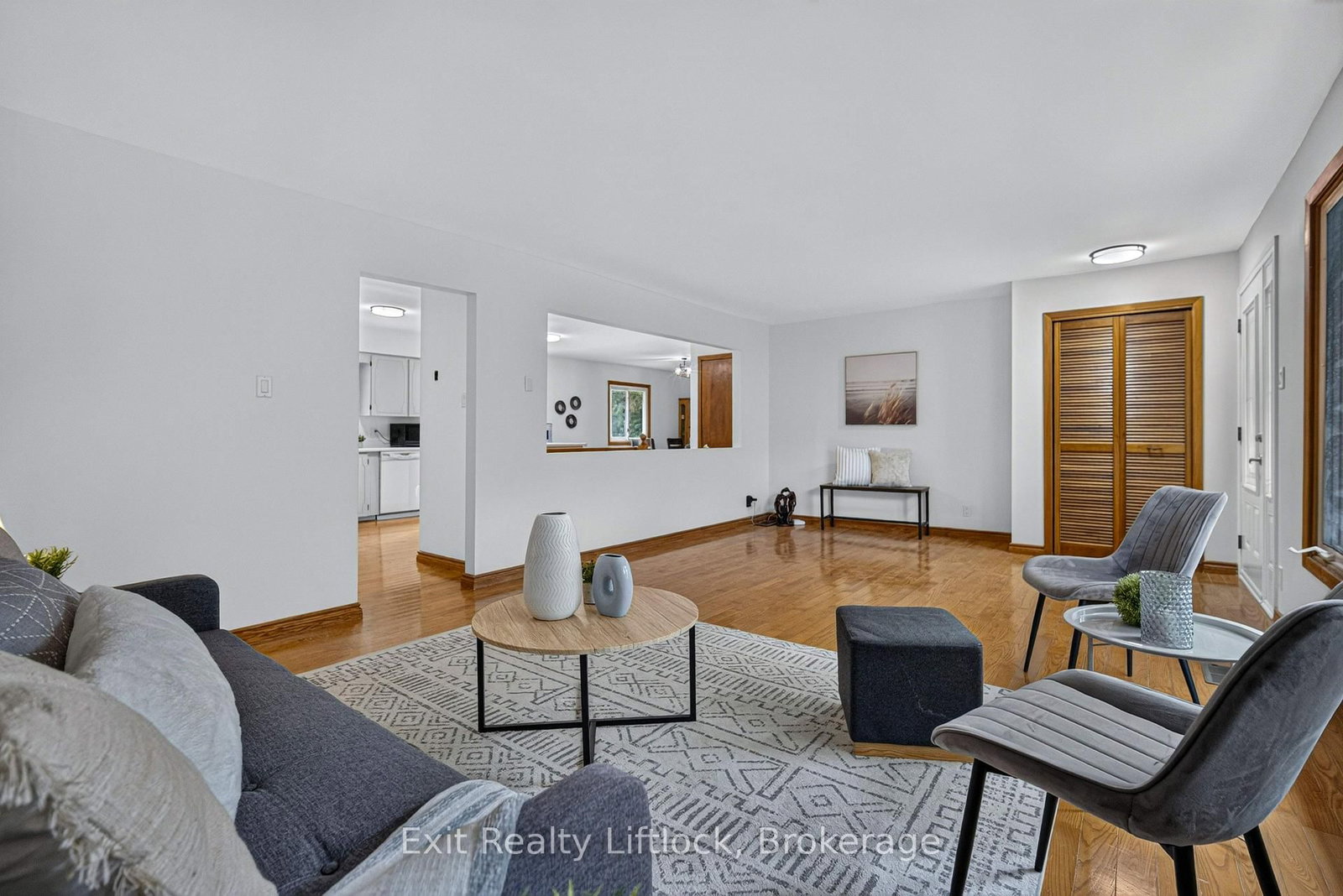 3 Basswood Street • Kawartha Lakes, ON photo 8