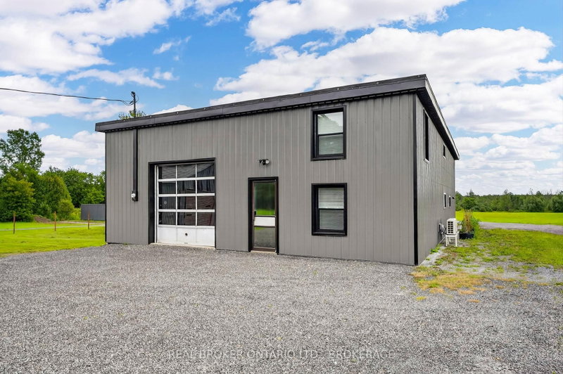 17530 McPhail Road, South Stormont