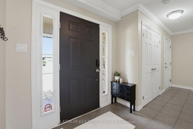 114 Jenna Drive • Strathroy-Caradoc, ON photo 4