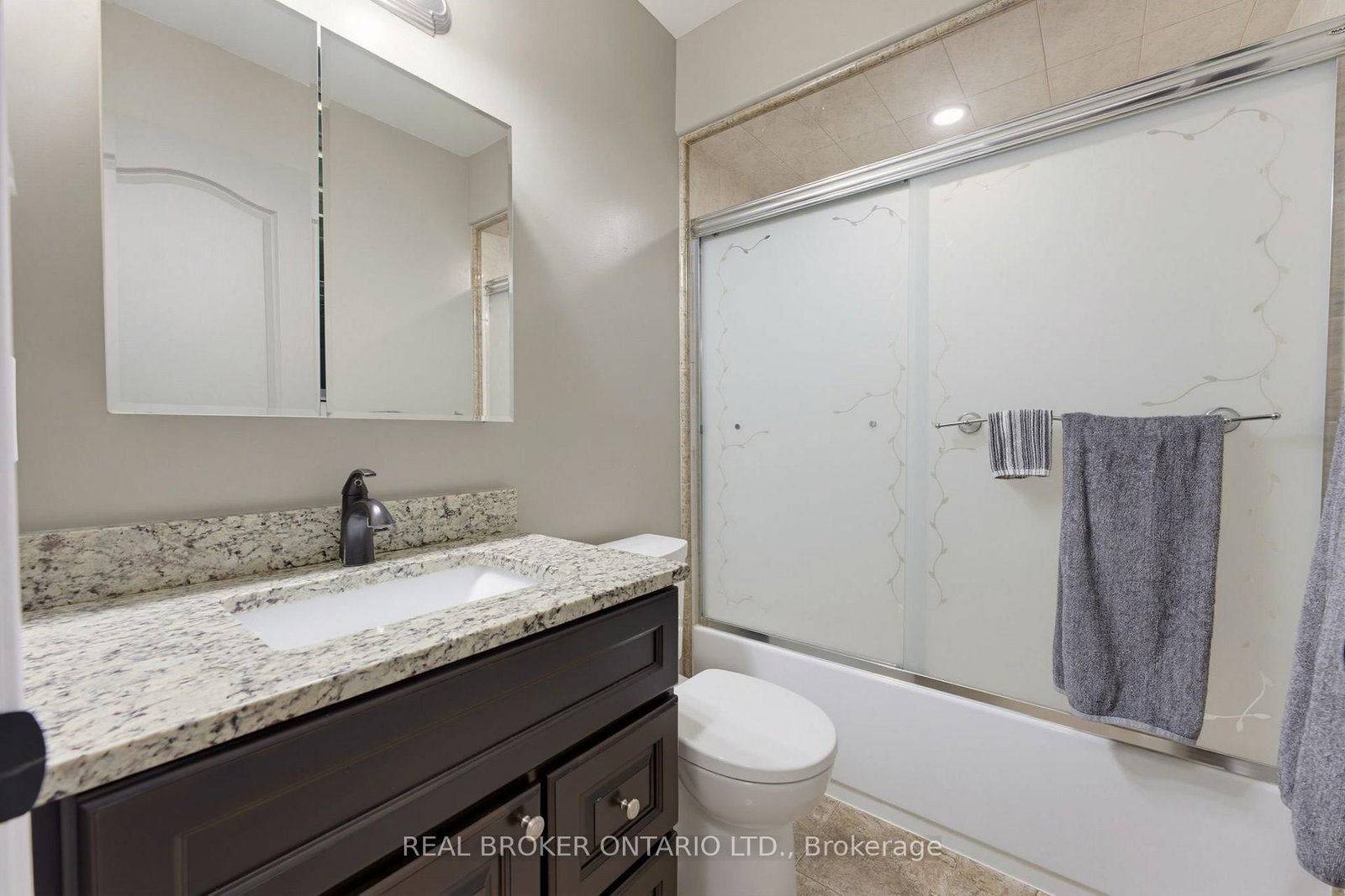 64 Carmichael Crescent • Brantford, ON photo 26