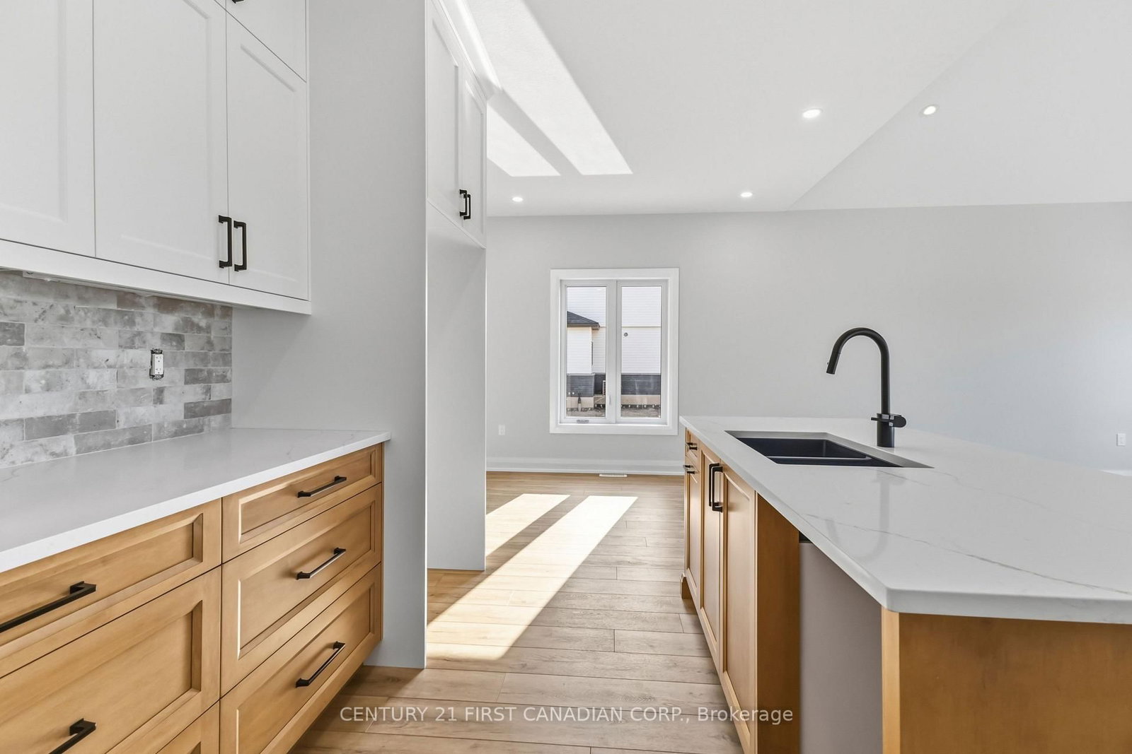 115 Addison Avenue • Lucan Biddulph, ON photo 10