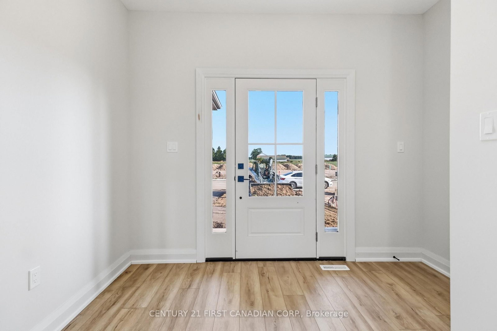 115 Addison Avenue • Lucan Biddulph, ON photo 4