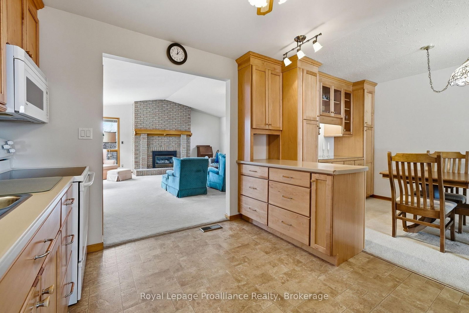 46 Edgehill Road • Belleville, ON photo 16