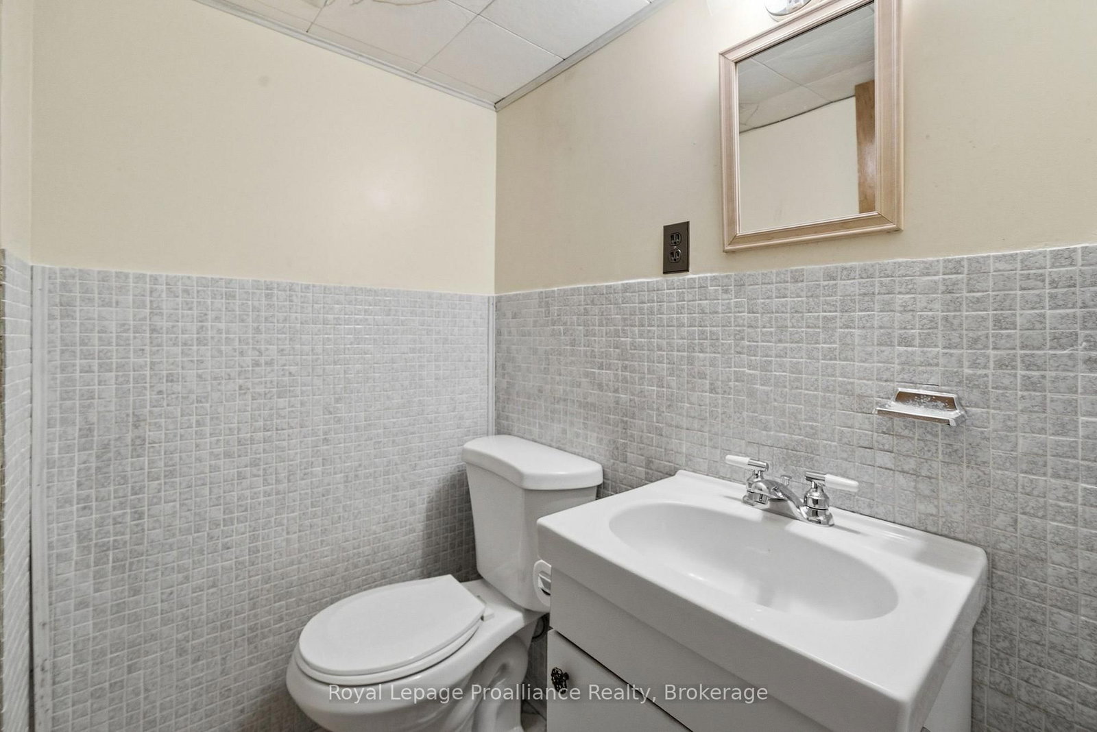 46 Edgehill Road • Belleville, ON photo 32