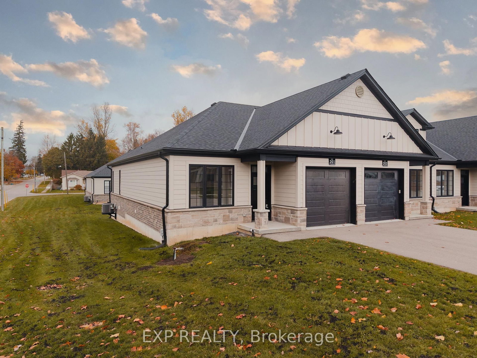 12 Washington Street • #201 • Norwich, ON photo 1