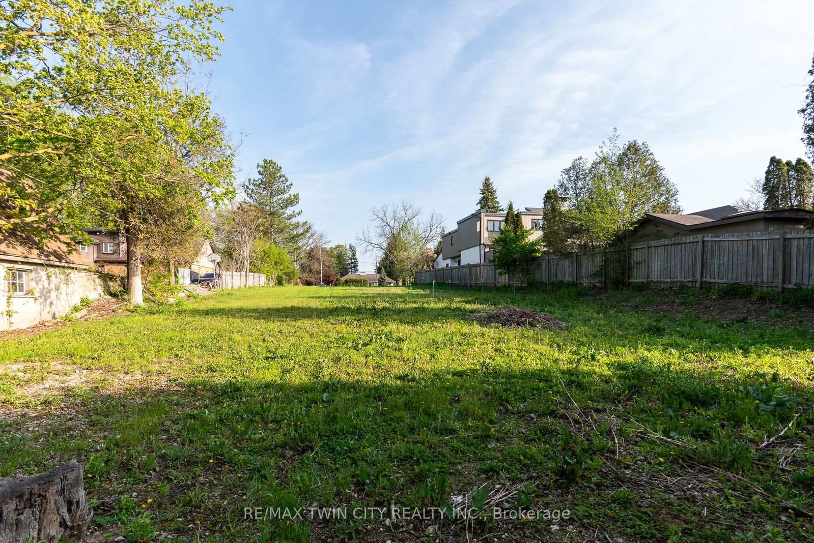 138 Riverbank Drive • Cambridge, ON photo 11