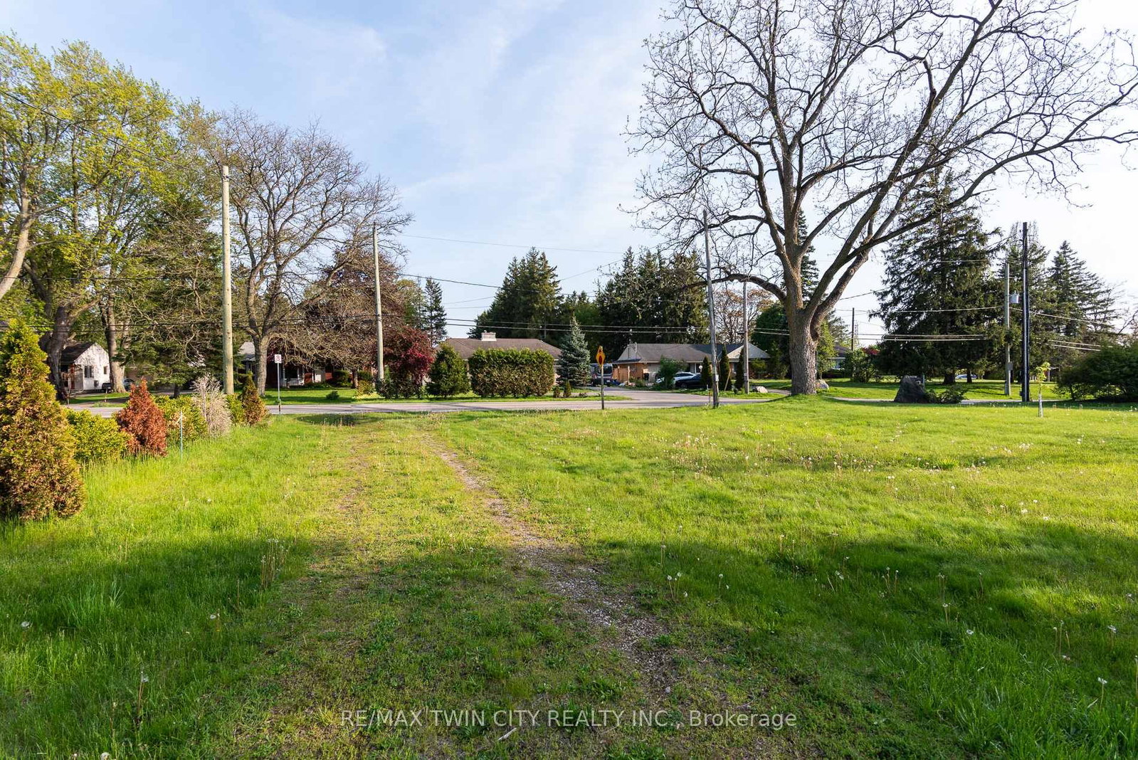 138 Riverbank Drive • Cambridge, ON photo 12